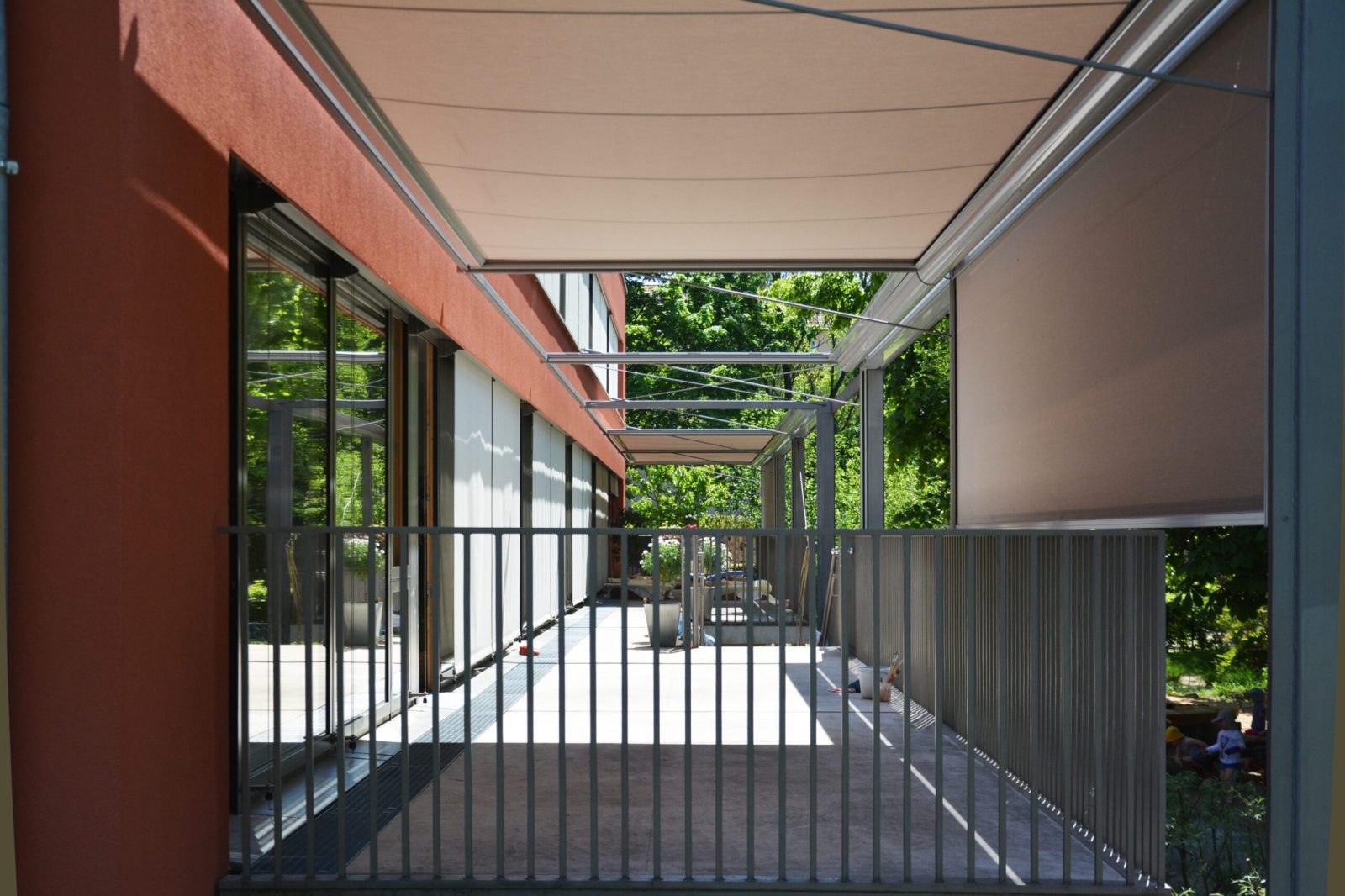 Hügelland_Laubengang_1